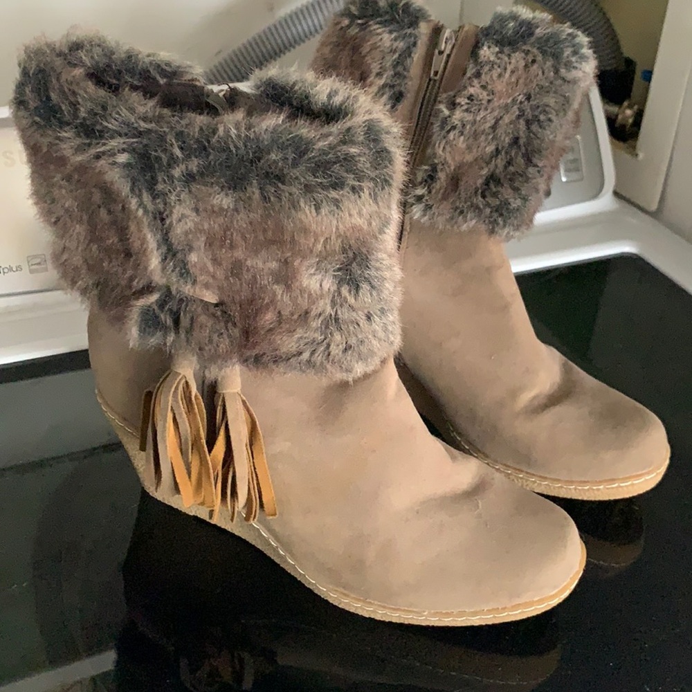 Wedge faux fur top boots